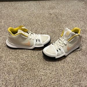 Men's Nike Kyrie 3 'N7' Sneakers